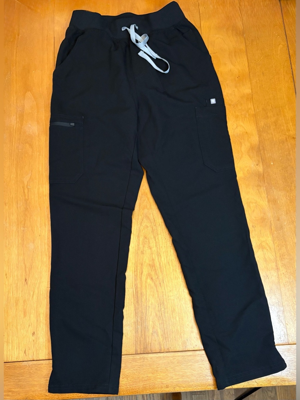 FIGS Yola Women’s Small Black High Rise Slim Cargo Scrub Pants Medical Workwear